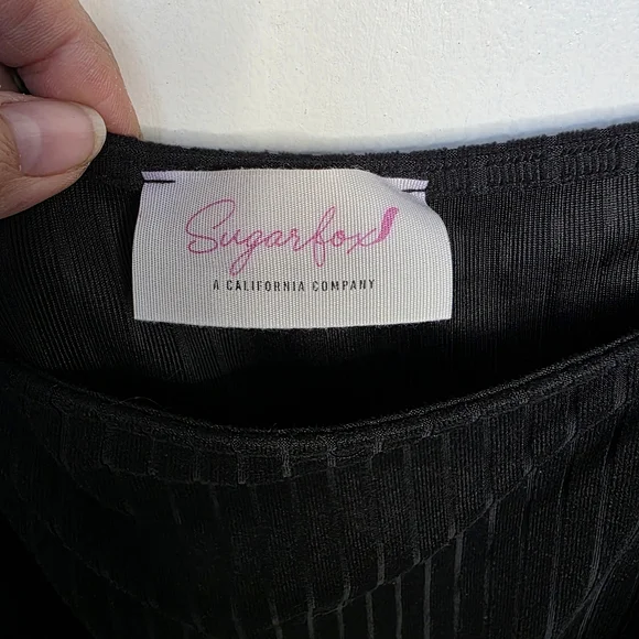 Sugarfox Black Ribbed Floral Balloon Sleeve Top - Picture 3 of 8